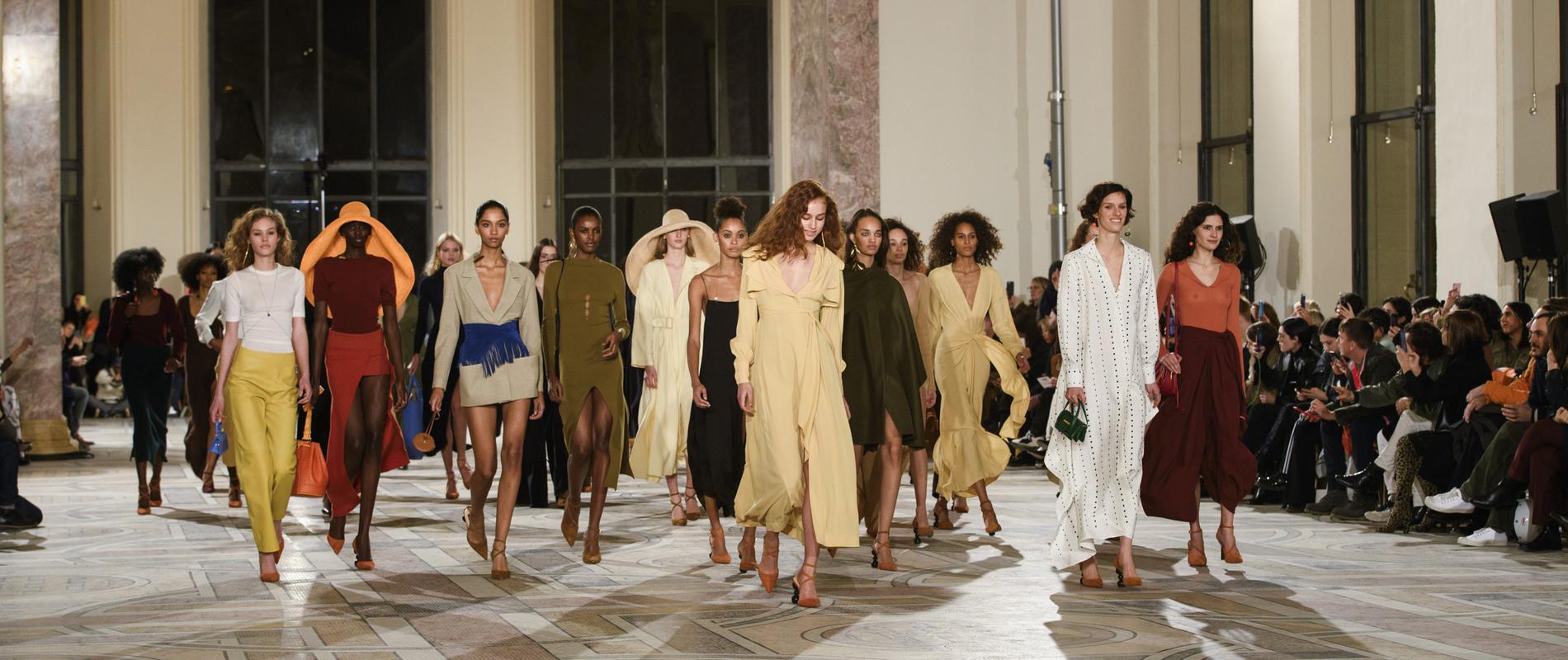 defile-jacquemus-automne-hiver-2018-2019-paris-look-63