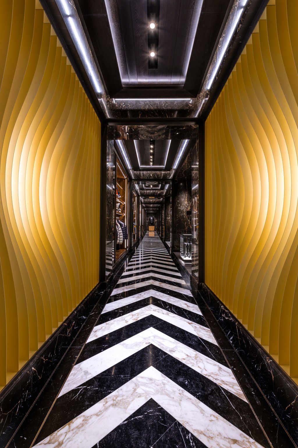 Bardula pour Moncler: une œuvre cinétique au croisement de l’art, de la mode et de&nbsp;l’architecture